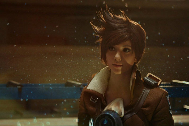 Illustration for article titled Tracer Cosplay Is Almost Perfect